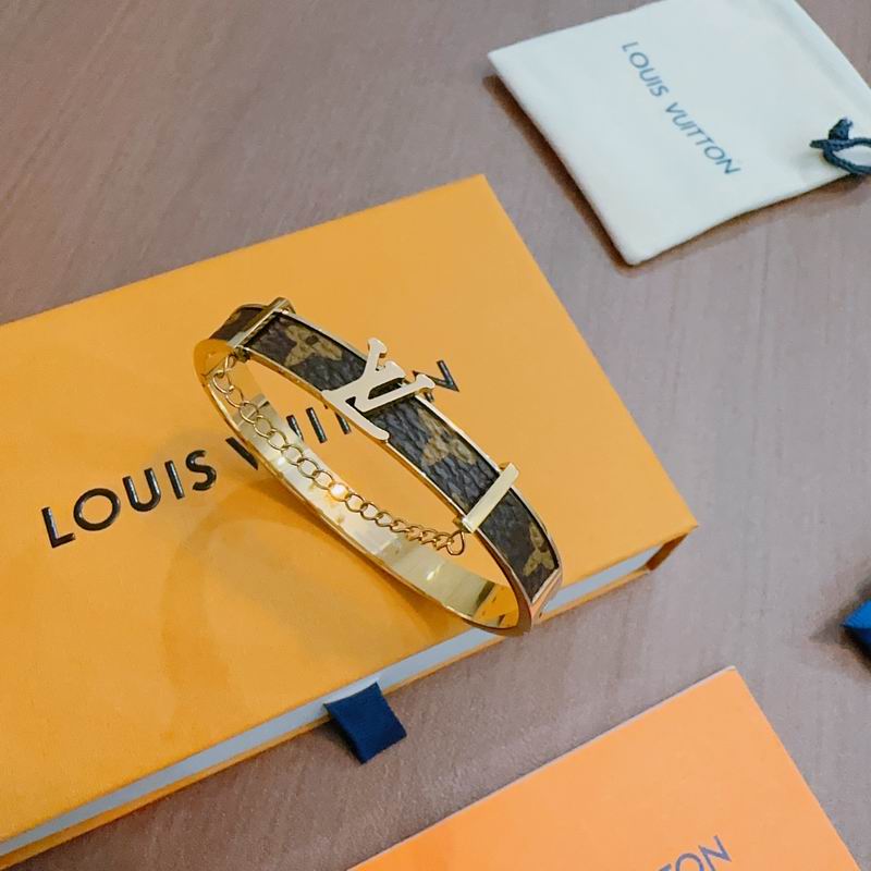 LV Bracelet 11yxx07 (3)