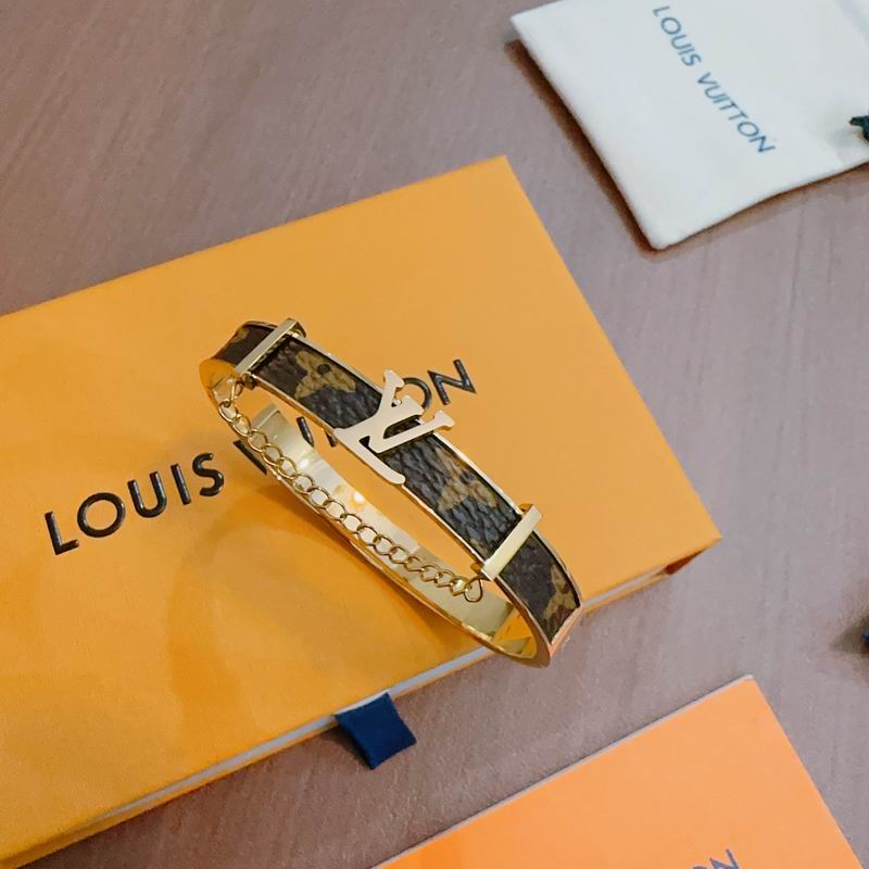 LV Bracelet 11yxx07 (5)