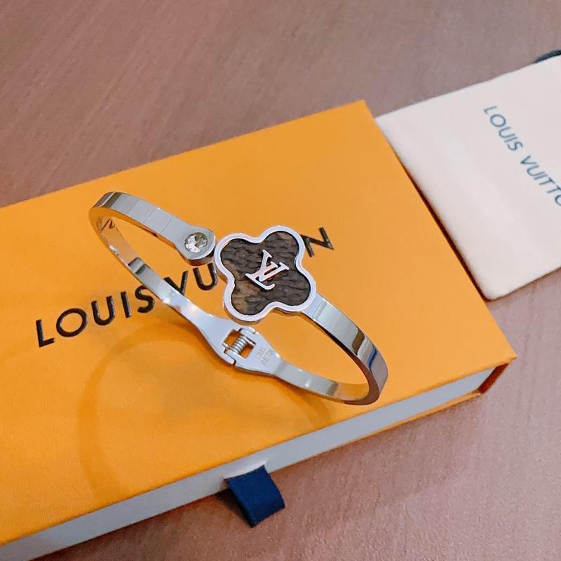 LV Bracelet 11yxx08 (3)