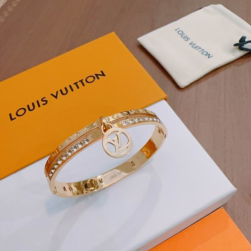 LV Bracelet 11yxx09 (1)