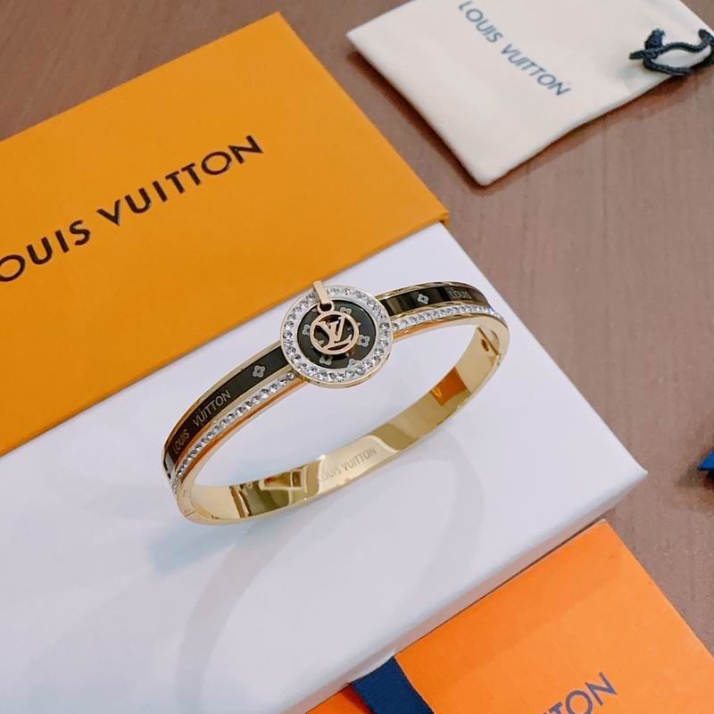 LV Bracelet 11yxx10 (1)