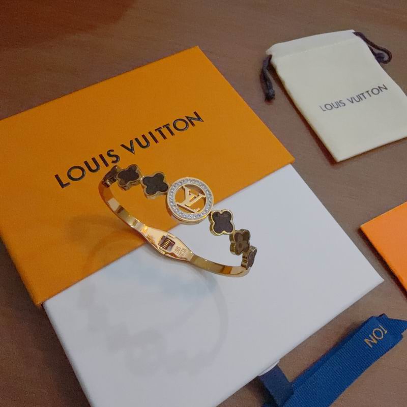 LV Bracelet 11yxx107 (1)