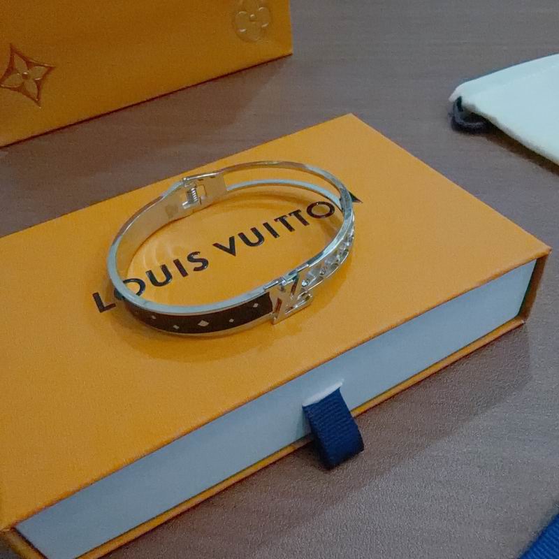 LV Bracelet 11yxx108 (3)