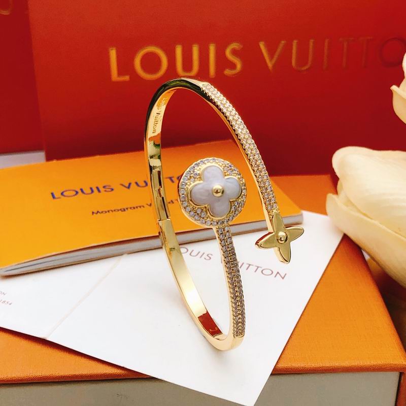 LV Bracelet 11yxx11 (4)