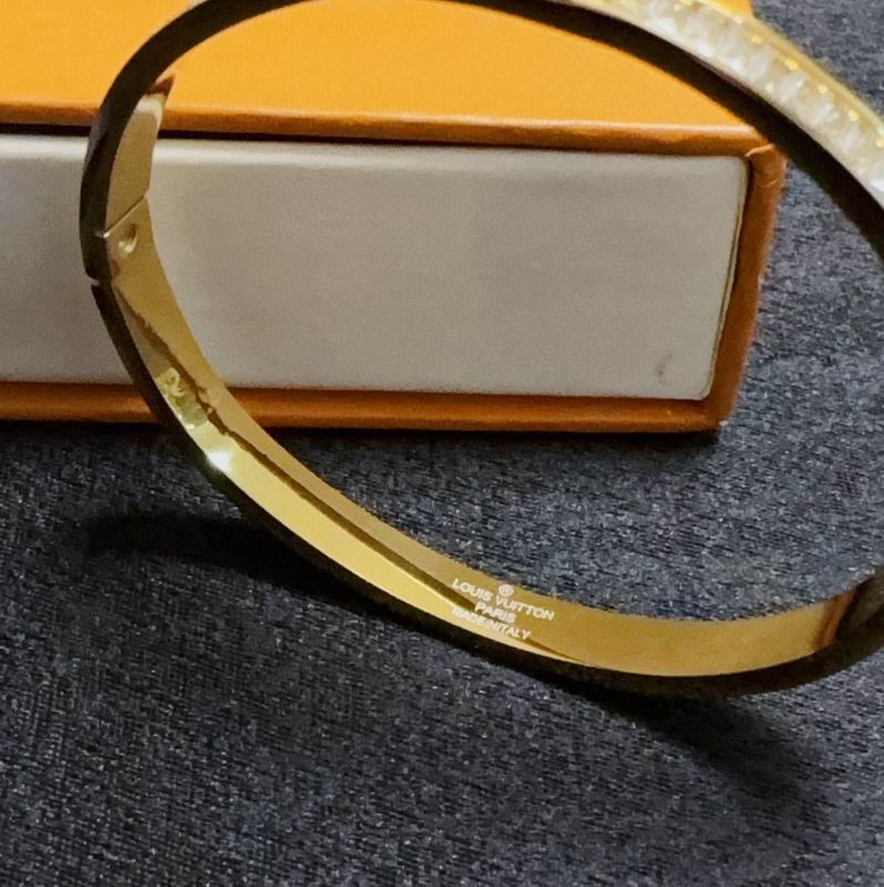 LV Bracelet 11yxx110 (3)