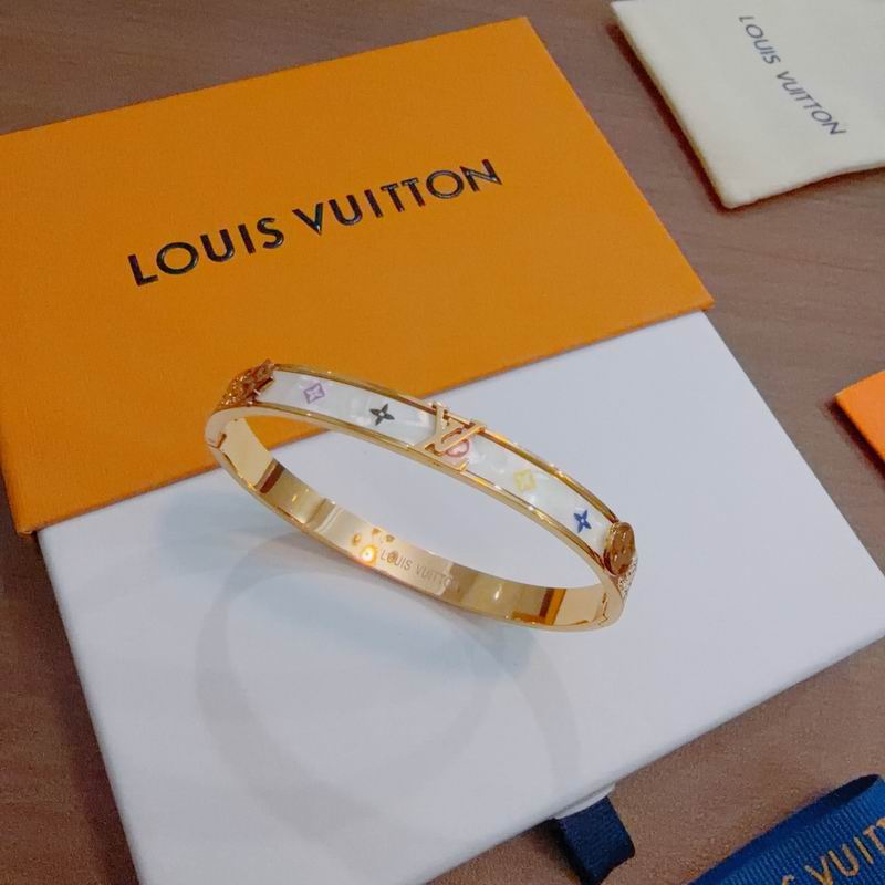 LV Bracelet 11yxx113 (12)