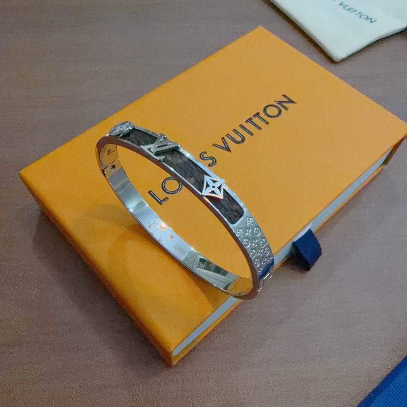 LV Bracelet 11yxx113 (3)