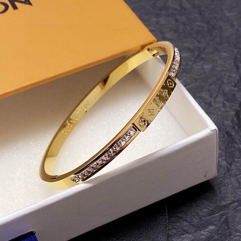 LV Bracelet 11yxx116 (1)