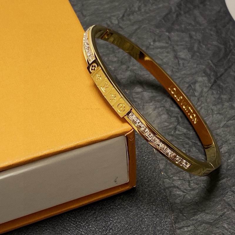 LV Bracelet 11yxx116 (8)