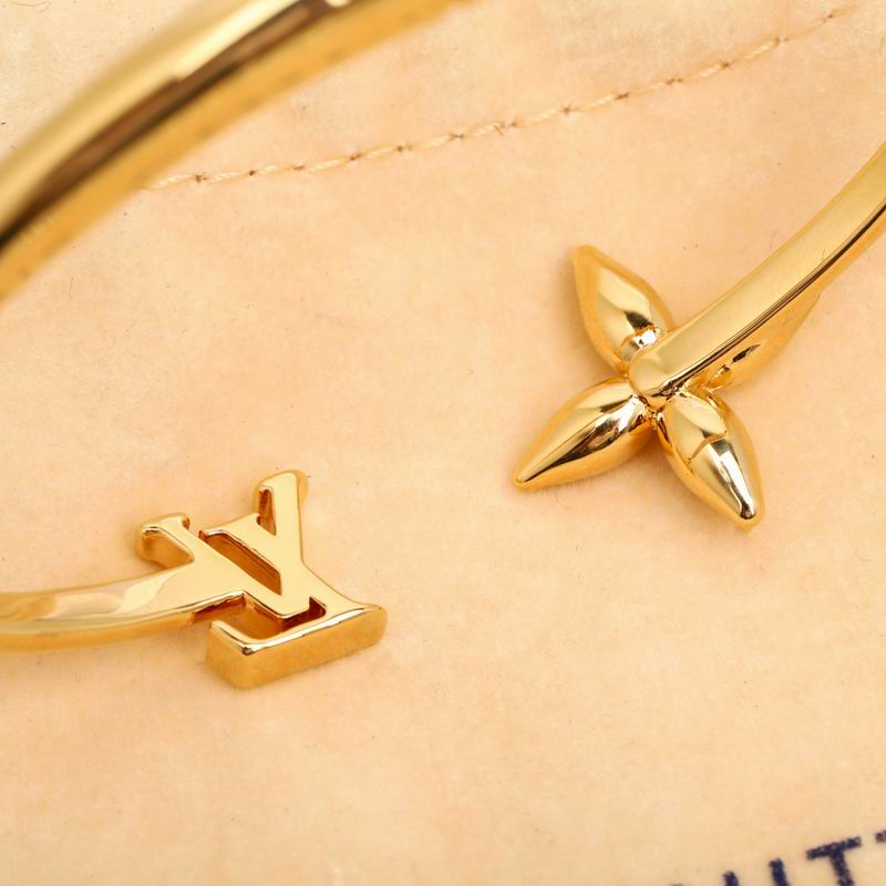 LV Bracelet 11yxx117 (4)
