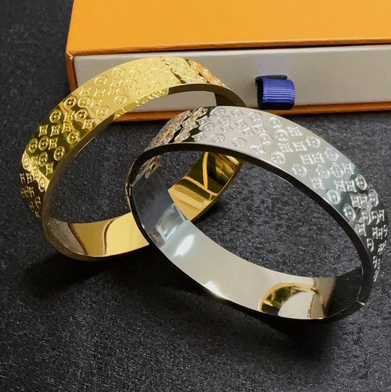 LV Bracelet 11yxx141 (1)