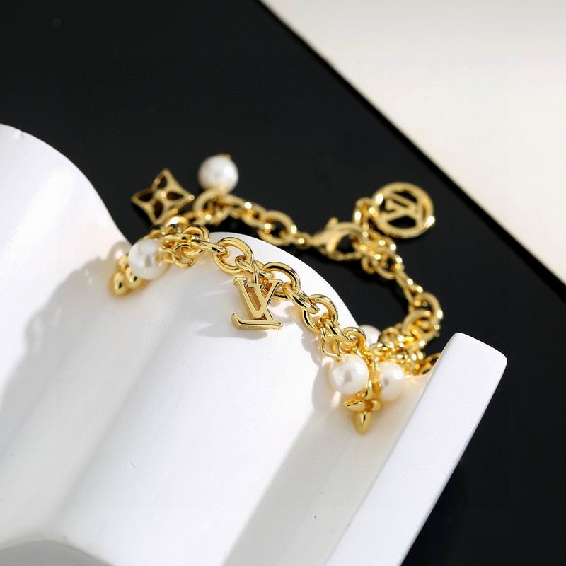 LV Bracelet 11yxx143 (6)
