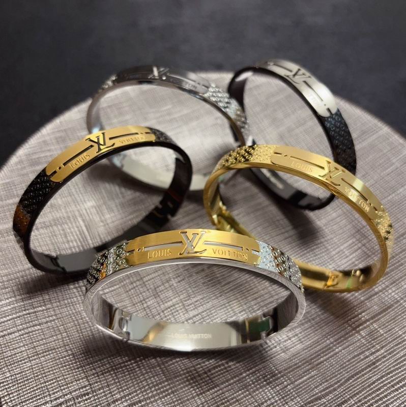 LV Bracelet 11yxx161 (5)