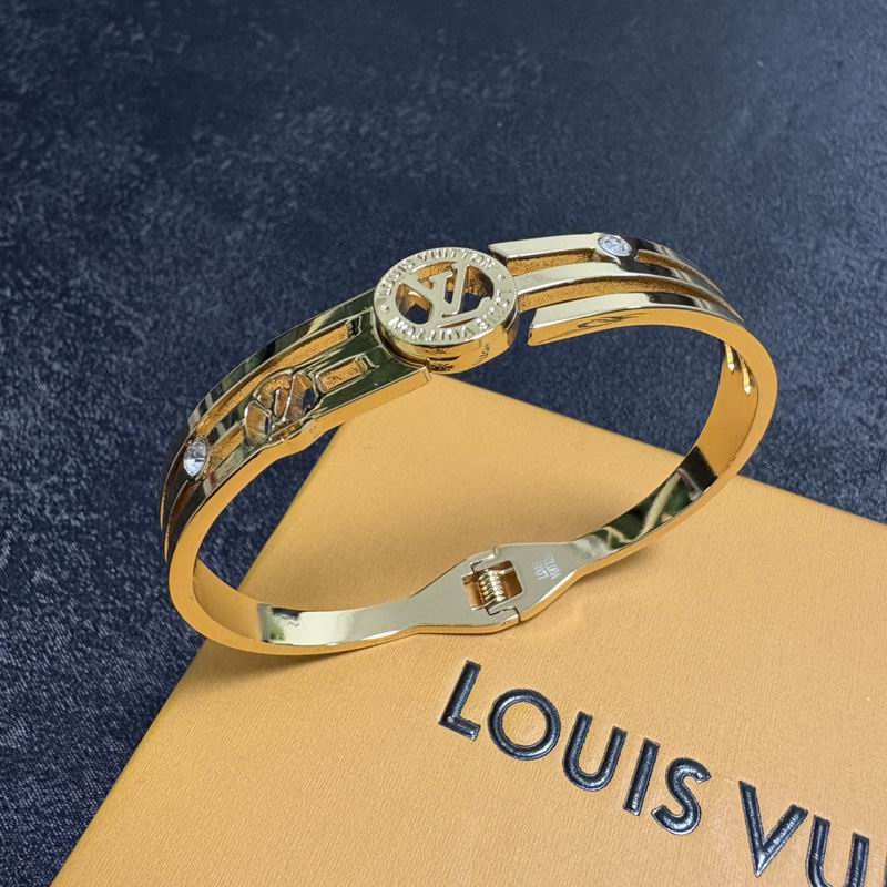 LV Bracelet 11yxx164 (2)