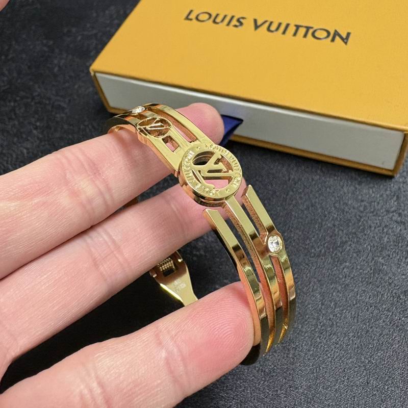 LV Bracelet 11yxx164 (7)