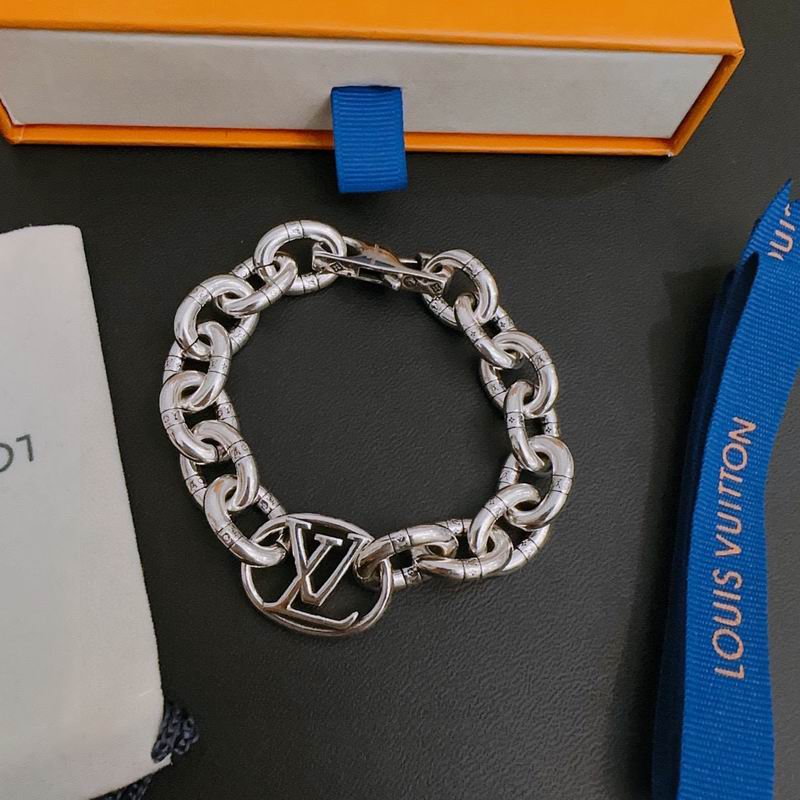 LV Bracelet 11yxx19 (7)