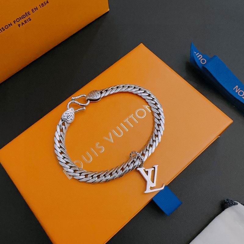 LV Bracelet 11yxx20 (6)