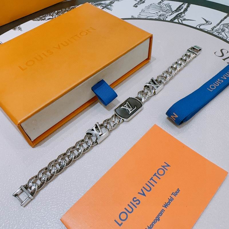 LV Bracelet 11yxx23 (2)
