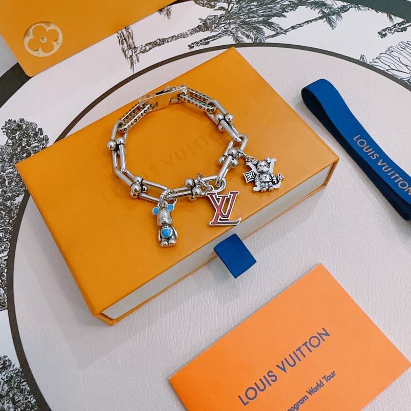 LV Bracelet 11yxx30 (7)