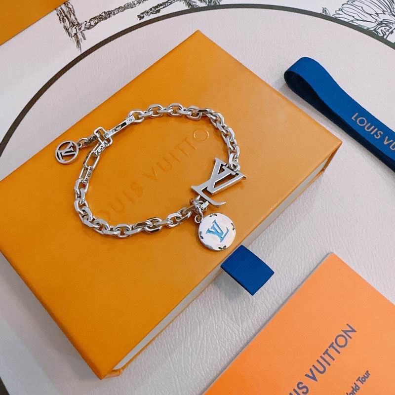 LV Bracelet 11yxx32 (3)