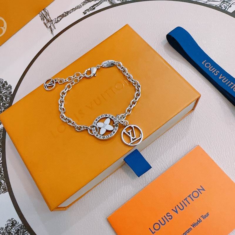 LV Bracelet 11yxx33 (2)
