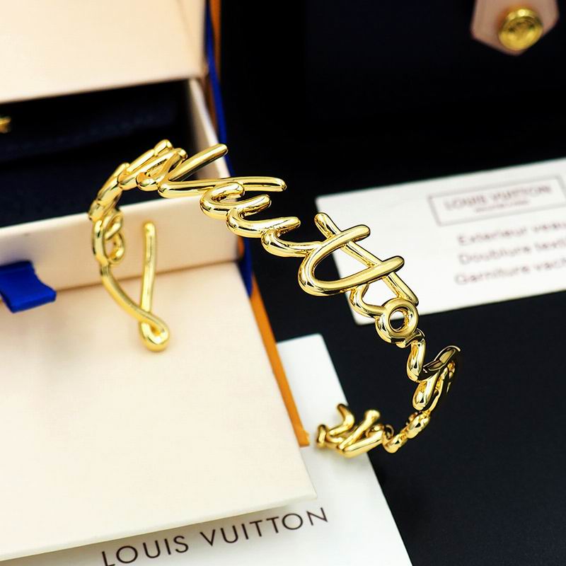 LV Bracelet 11yxx37 (5)
