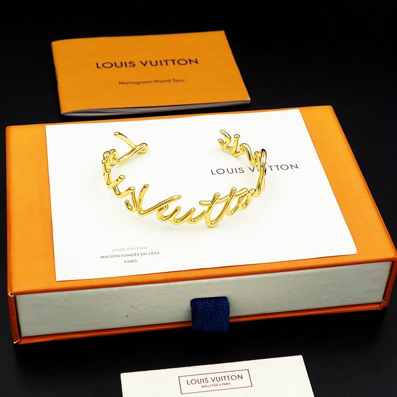 LV Bracelet 11yxx37 (9)