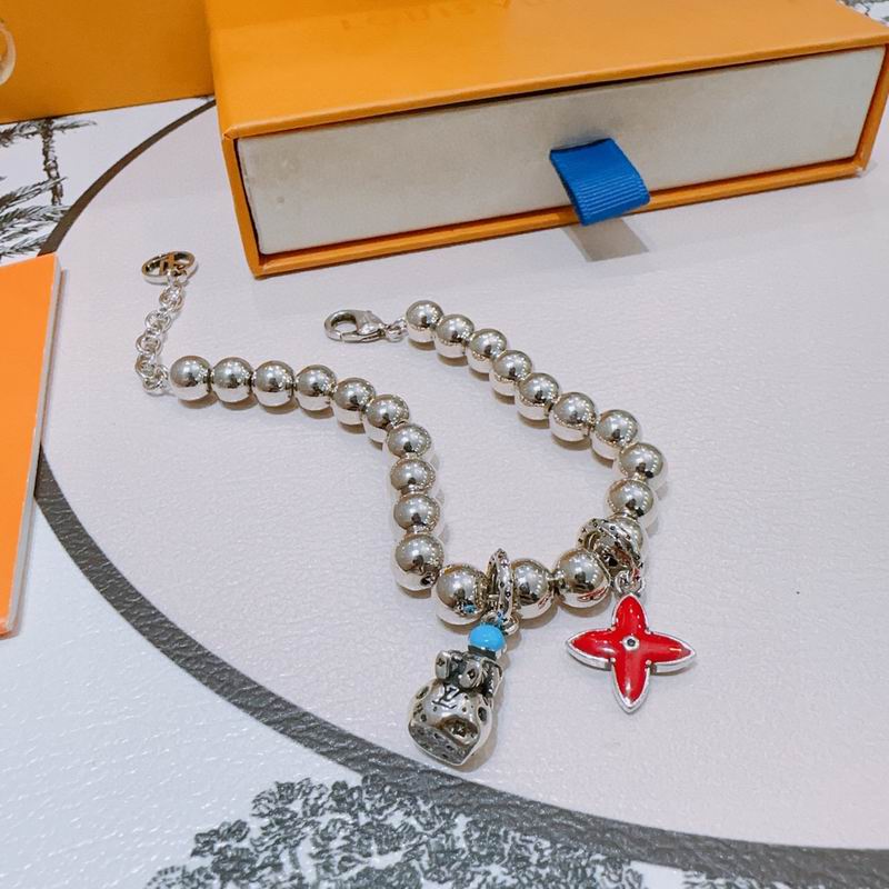 LV Bracelet 11yxx42 (4)