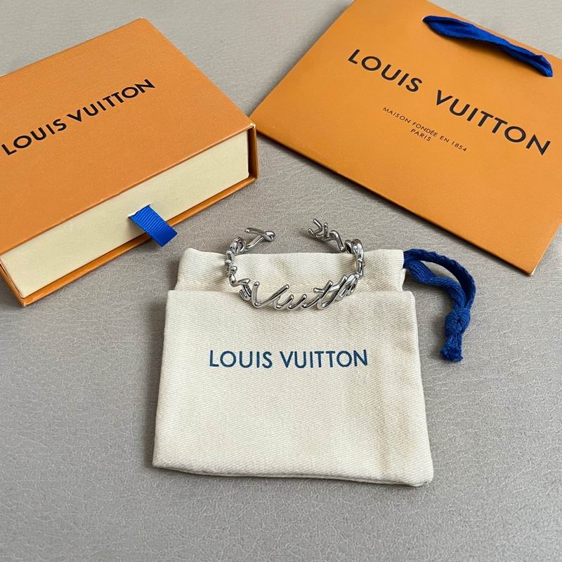 LV Bracelet 11yxx46 (3)