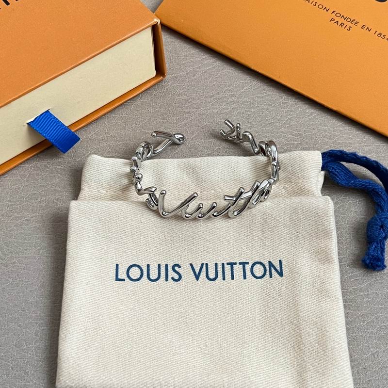 LV Bracelet 11yxx46 (4)