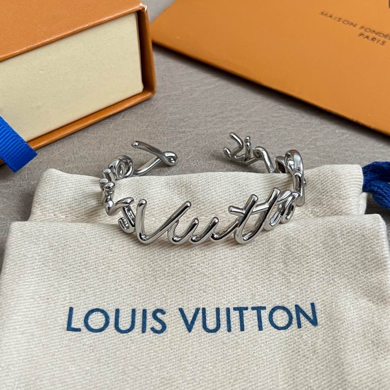 LV Bracelet 11yxx46 (5)