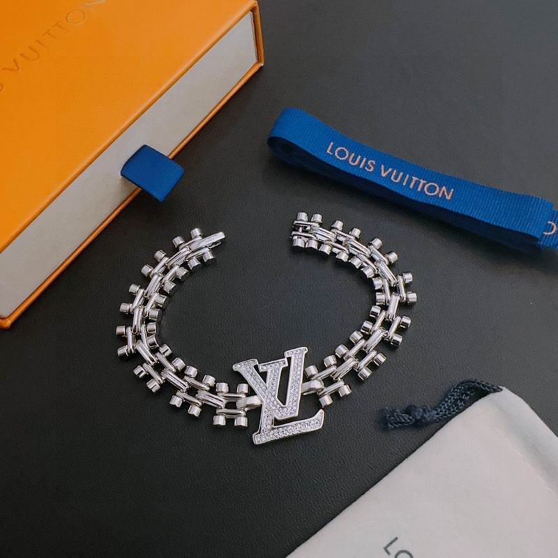 LV Bracelet 11yxx47 (3)