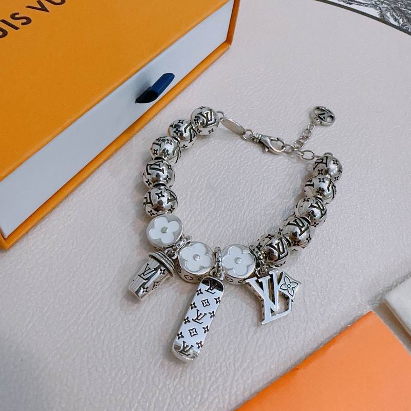 LV Bracelet 11yxx55 (2)