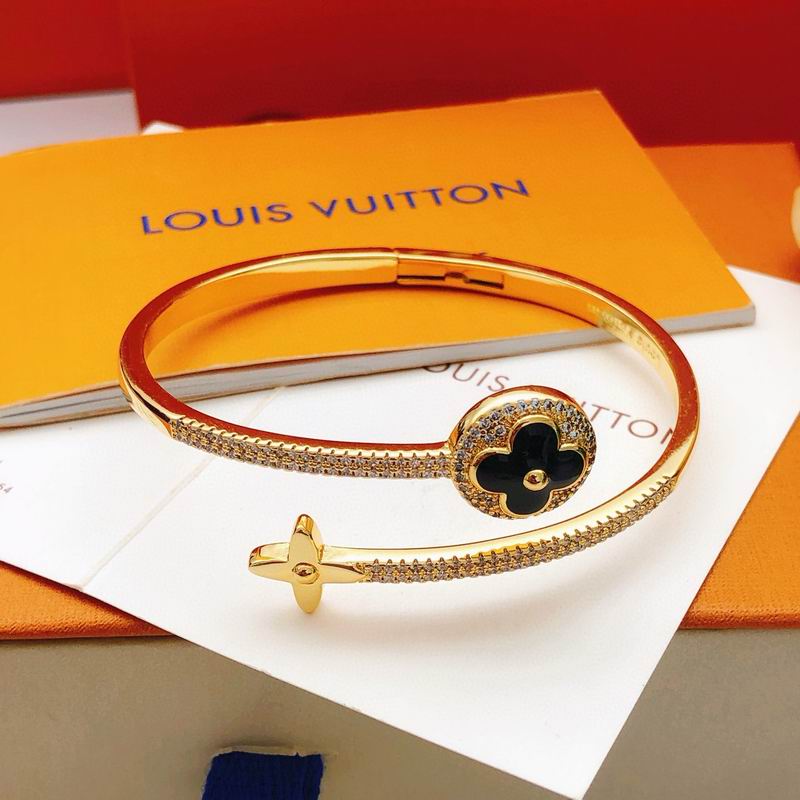 LV Bracelet 11yxx60 (11)