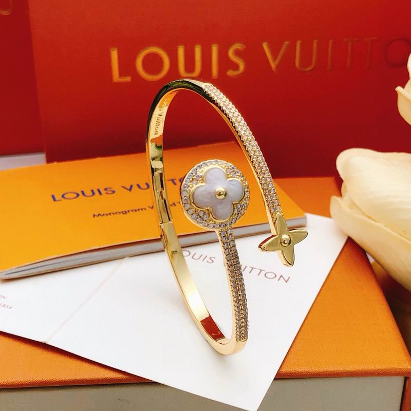 LV Bracelet 11yxx60 (17)