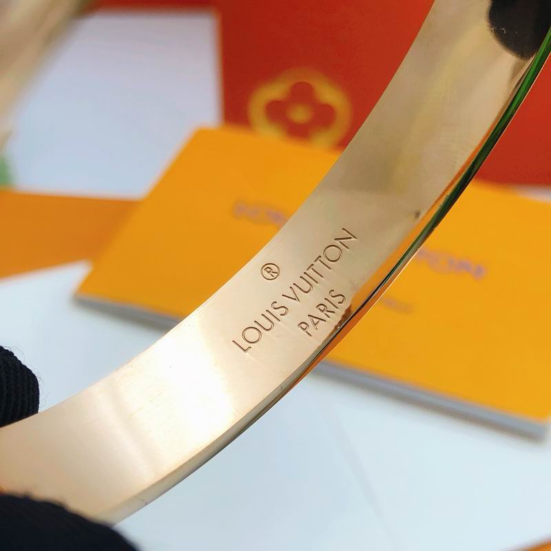 LV Bracelet 11yxx62 (5)