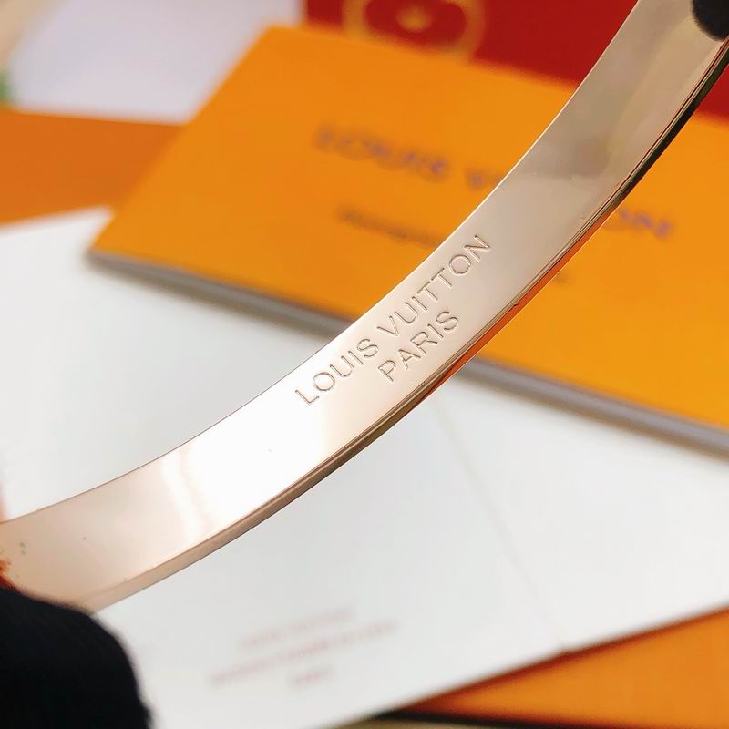 LV Bracelet 11yxx63 (14)