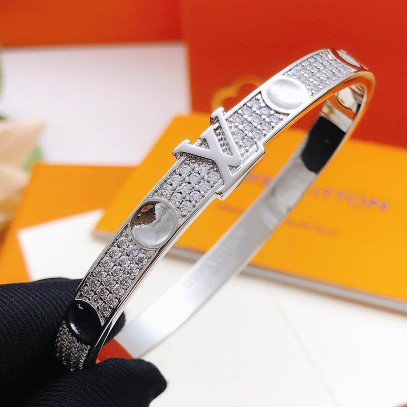 LV Bracelet 11yxx63 (16)