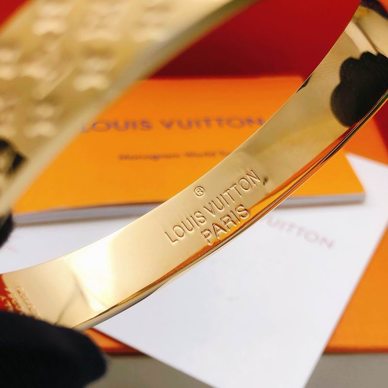 LV Bracelet 11yxx65 (6)