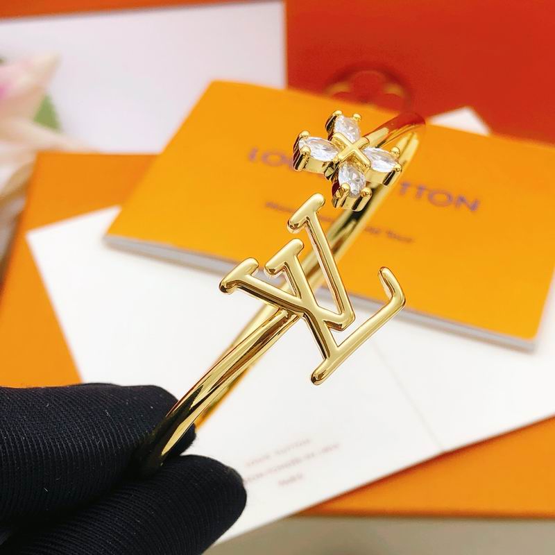 LV Bracelet 11yxx66 (2)