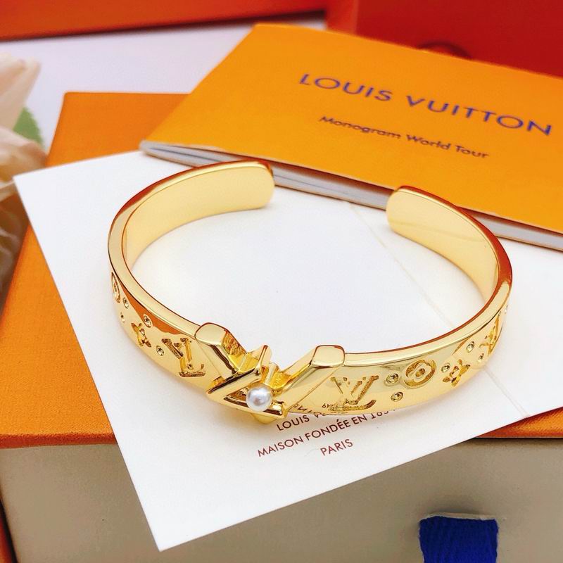 LV Bracelet 11yxx67 (11)
