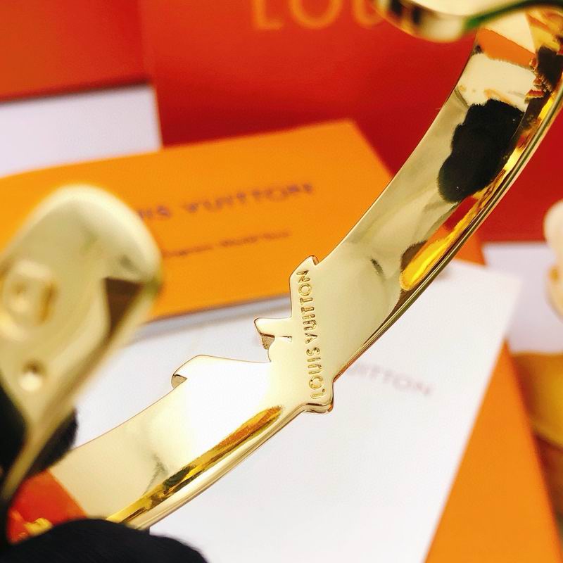 LV Bracelet 11yxx67 (15)