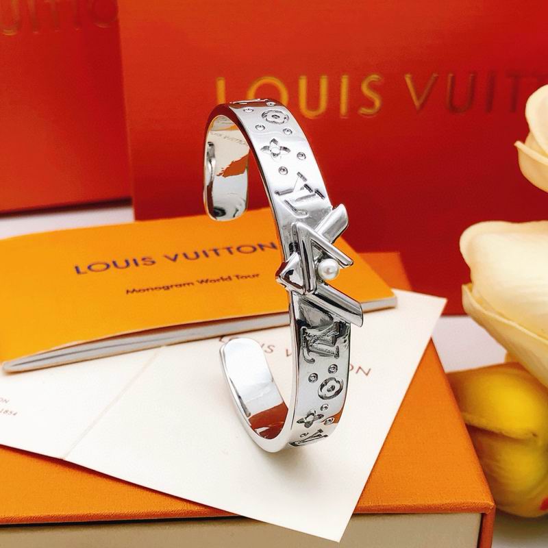 LV Bracelet 11yxx67 (16)