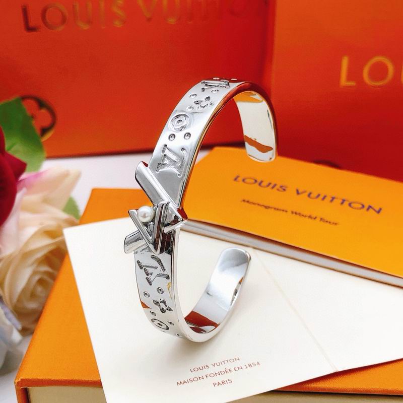 LV Bracelet 11yxx67 (17)