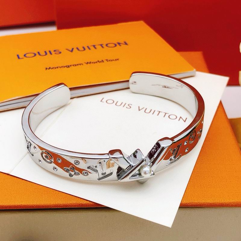 LV Bracelet 11yxx67 (18)