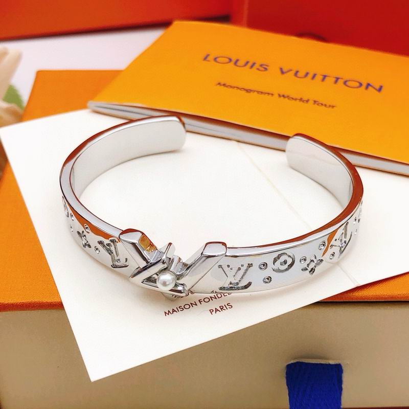 LV Bracelet 11yxx67 (19)