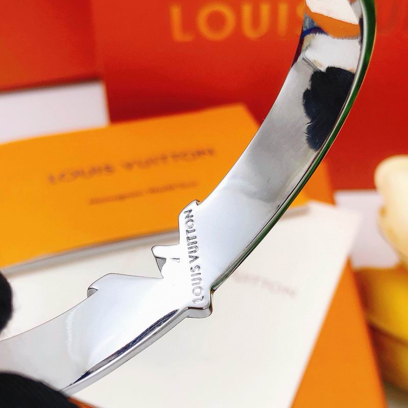 LV Bracelet 11yxx67 (22)