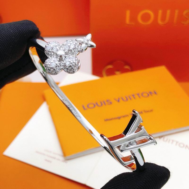 LV Bracelet 11yxx69 (12)