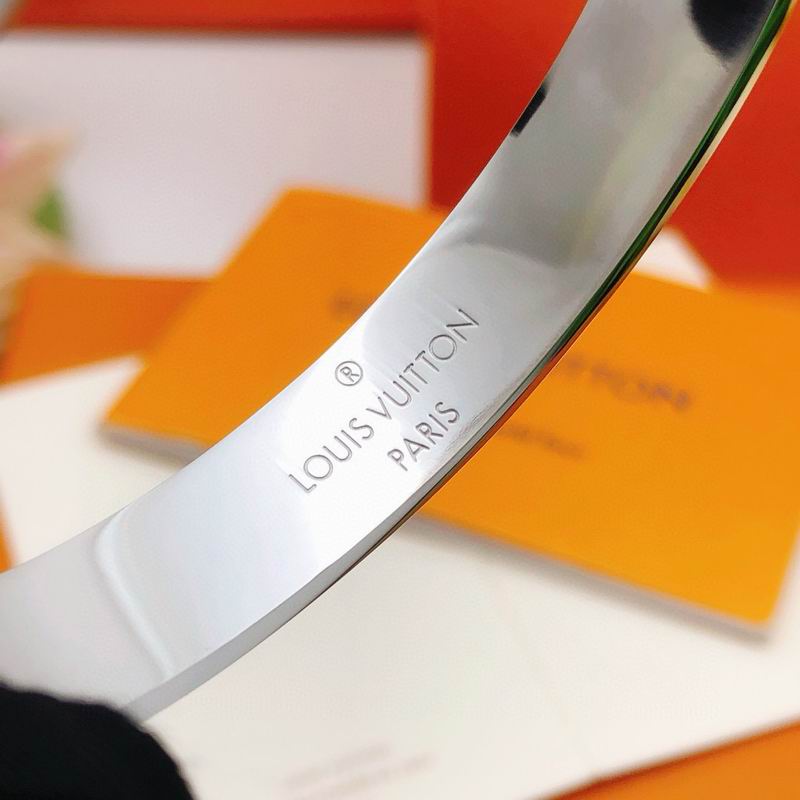 LV Bracelet 11yxx70 (13)