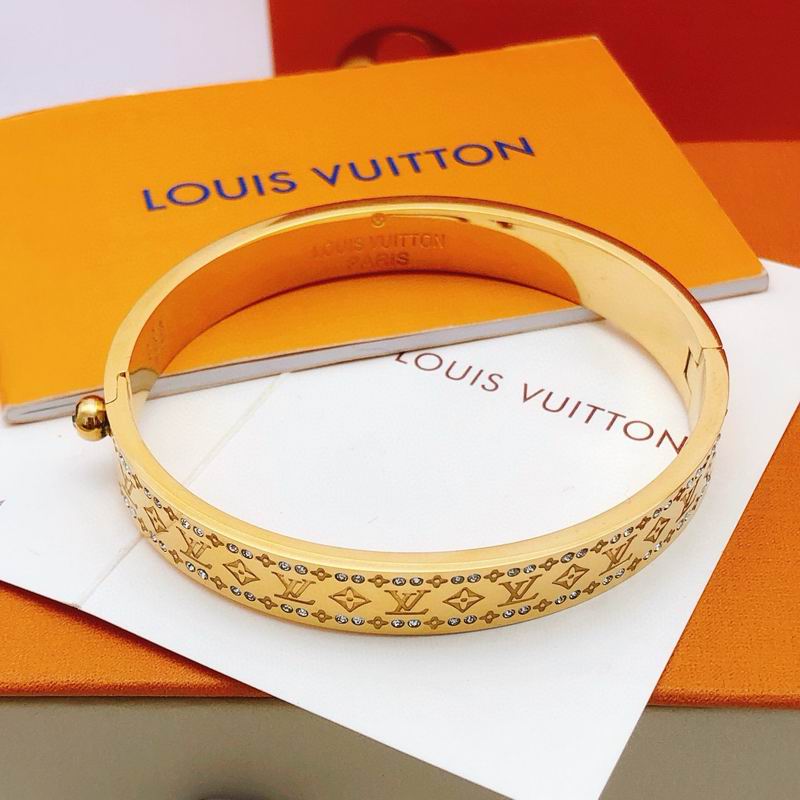 LV Bracelet 11yxx70 (3)